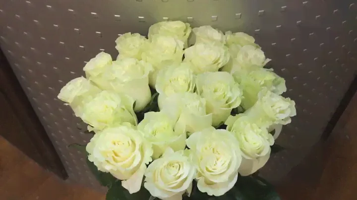 Букет из 21 белой розы Эквадор, 70 см